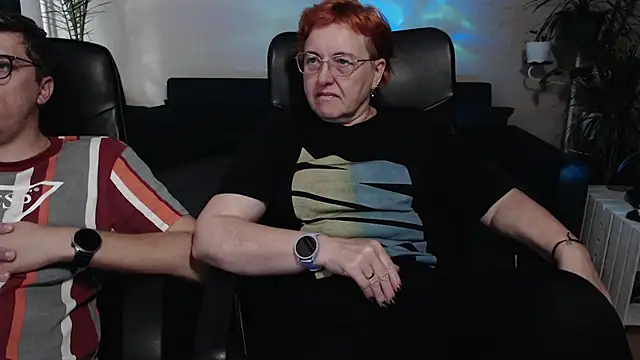 Snapshot of JoannaAndNeighbour chatting on October 2025 10:34:02 AM JoannaAndNeighbour online show from October 2025 10:34:02 AM