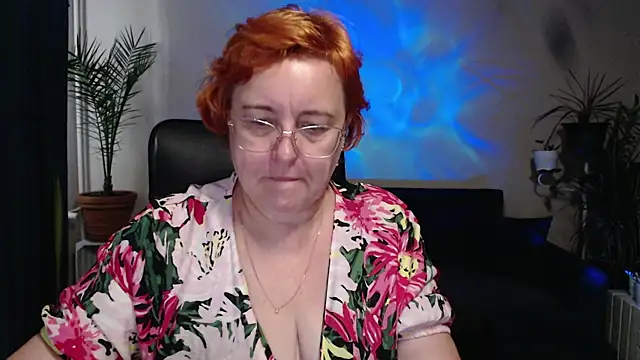 Snapshot of JoannaAndNeighbour chatting on October 2025 10:02:01 AM JoannaAndNeighbour online show from October 2025 10:02:01 AM