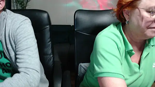 Snapshot of JoannaAndNeighbour chatting on October 2025 07:53:02 AM JoannaAndNeighbour online show from October 2025 07:53:02 AM