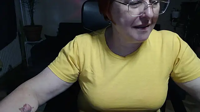 Snapshot of JoannaAndNeighbour chatting on October 2025 02:51:02 PM JoannaAndNeighbour online show from October 2025 02:51:02 PM