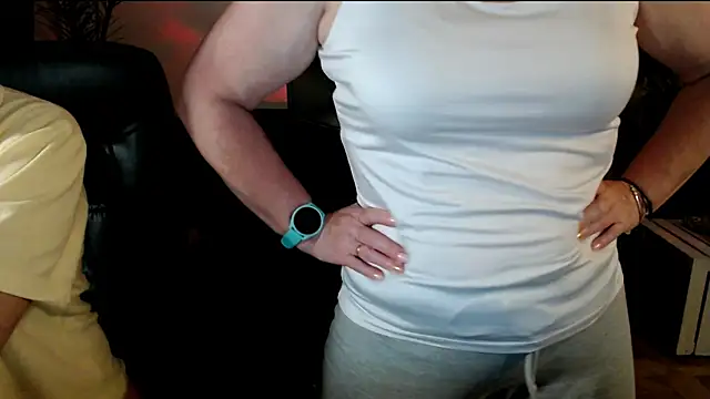 Snapshot of JoannaAndNeighbour chatting on November 2025 01:15:02 PM JoannaAndNeighbour online show from November 2025 01:15:02 PM