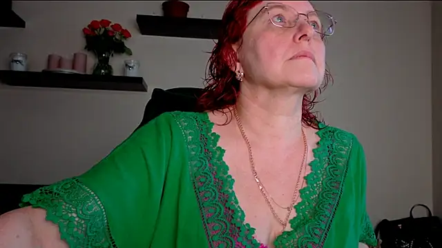 Snapshot of JoannaAndNeighbour chatting on June 2026 09:01:01 AM JoannaAndNeighbour online show from June 2026 09:01:01 AM
