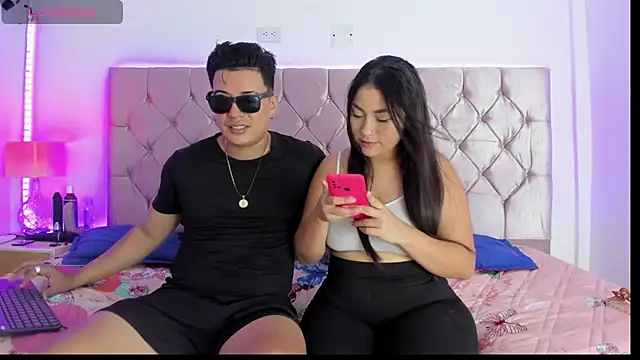 Snapshot of Harry_And_Girls chatting on March 2025 05:08:01 AM Harry And Girls online show from March 2025 05:08:01 AM