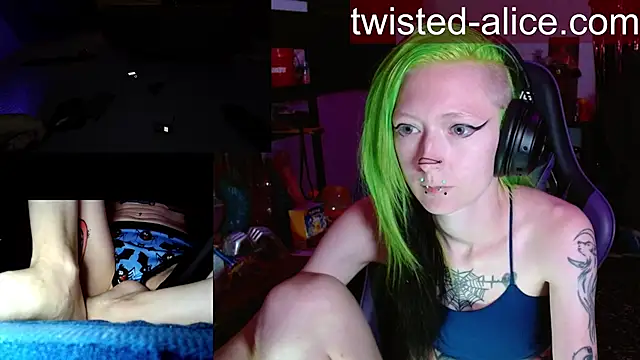 Snapshot of alicewonder09 chatting on June 2026 02:56:01 AM alicewonder09 online show from June 2026 02:56:01 AM