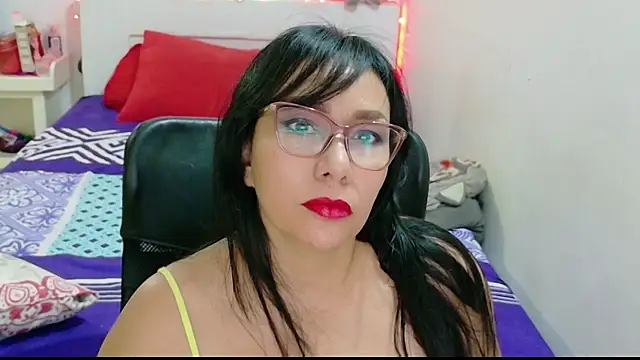 Snapshot of hottplay chatting on May 2026 07:43:02 PM hottplay online show from May 2026 07:43:02 PM