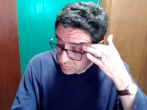 Snapshot of FernandoReuterG chatting on December 2025 04:18:02 AM FernandoReuterG online show from December 2025 04:18:02 AM