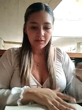 Snapshot of alana_69 chatting on April 2026 09:19:01 PM alana 69 online show from April 2026 09:19:01 PM
