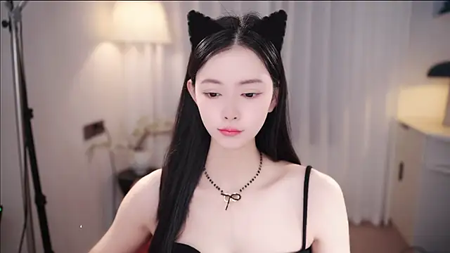 Ocean--Lili online show from November 2025 02:17:01 PM