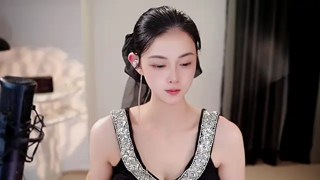 Snapshot of Ocean--Lili chatting on June 2026 02:08:02 PM Ocean--Lili online show from June 2026 02:08:02 PM