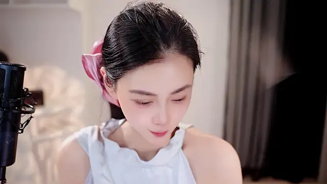 Snapshot of Ocean--Lili chatting on June 2026 02:19:01 PM Ocean--Lili online show from June 2026 02:19:01 PM