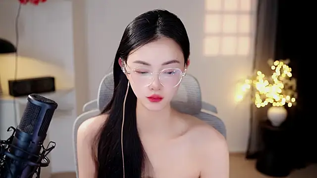 Snapshot of Ocean--Lili chatting on July 2026 02:20:02 PM Ocean--Lili online show from July 2026 02:20:02 PM