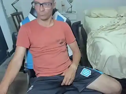 Snapshot of guachin_hunk chatting on December 2024 03:39:01 AM guachin hunk online show from December 2024 03:39:01 AM