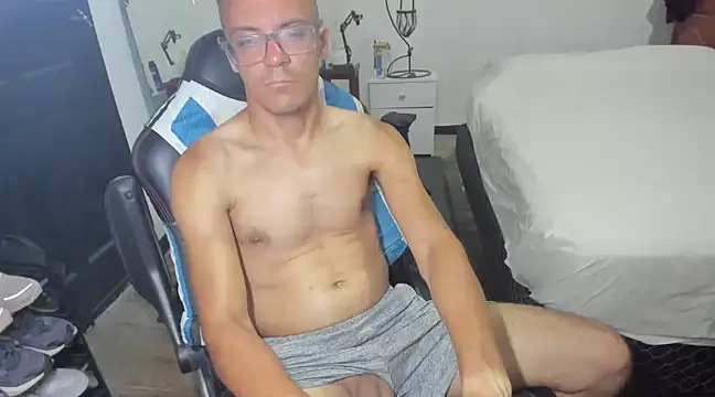 Snapshot of guachin_hunk chatting on February 2025 04:53:02 AM guachin hunk online show from February 2025 04:53:02 AM