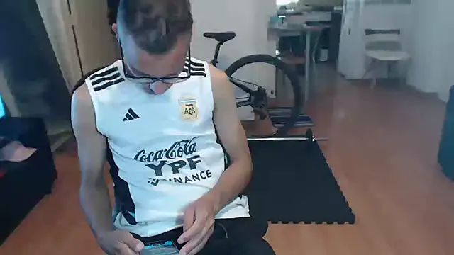 Snapshot of guachin_hunk chatting on November 2025 02:08:02 PM guachin hunk online show from November 2025 02:08:02 PM