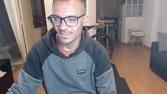 Snapshot of guachin_hunk chatting on November 2025 04:12:02 AM guachin hunk online show from November 2025 04:12:02 AM