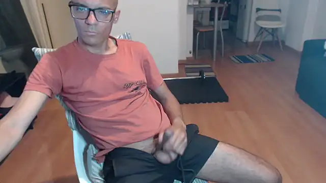 Snapshot of guachin_hunk chatting on December 2025 01:10:02 AM guachin hunk online show from December 2025 01:10:02 AM