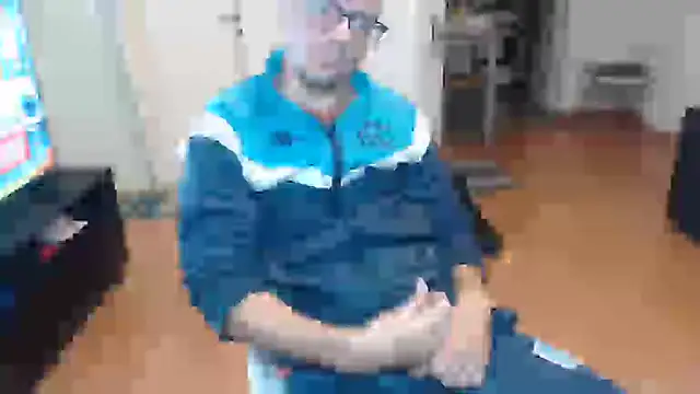 guachin hunk online show from June 2026 10:52:01 PM