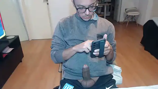 guachin hunk online show from July 2026 10:14:02 PM