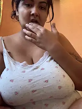 Snapshot of Madsion23 chatting on December 2024 02:52:01 PM Madsion23 online show from December 2024 02:52:01 PM