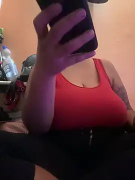 Snapshot of Madsion23 chatting on December 2024 09:58:02 PM Madsion23 online show from December 2024 09:58:02 PM