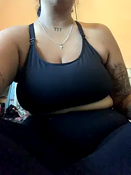 Snapshot of Madsion23 chatting on October 2025 08:37:01 AM Madsion23 online show from October 2025 08:37:01 AM