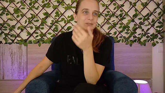 LadyChantale online show from October 2025 07:47:02 AM