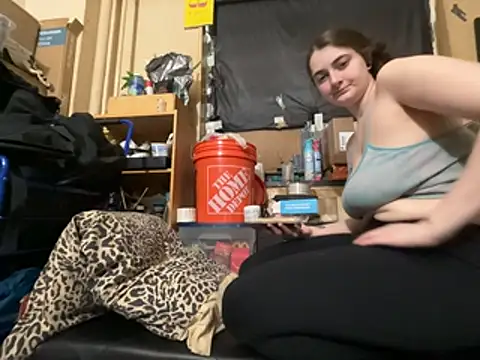 Snapshot of Snowbunnycake_131 chatting on May 2026 08:26:01 PM Snowbunnycake 131 online show from May 2026 08:26:01 PM