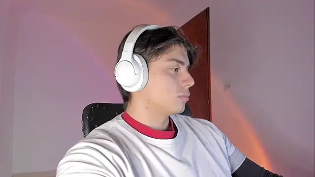 Giordano Russo online show from April 2026 01:25:01 AM