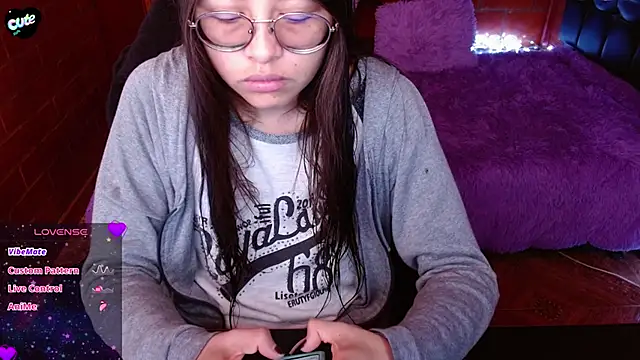 MidoriQuiinn online show from April 2026 03:42:02 PM