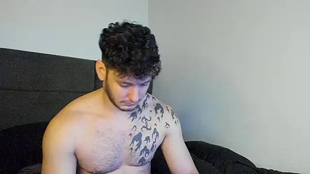 Snapshot of alejandro__2 chatting on November 2025 08:00:01 PM alejandro 2 online show from November 2025 08:00:01 PM