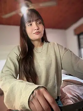 LunaXuan online show from June 2026 08:33:01 PM
