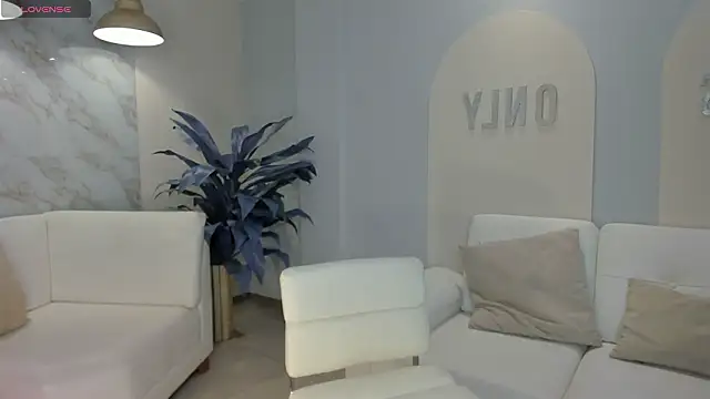 NiaHolland online show from February 2026 10:50:02 PM