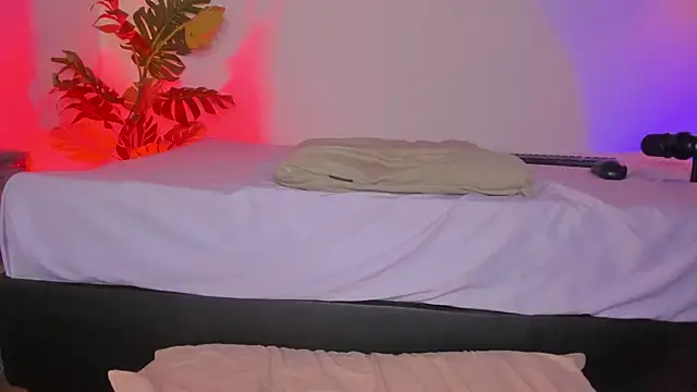 Snapshot of hot_booty_ chatting on December 2025 11:03:02 PM hot booty online show from December 2025 11:03:02 PM