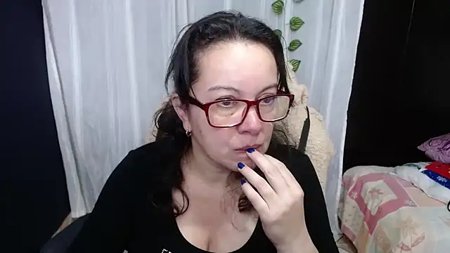 Snapshot of Sonialorens_ chatting on December 2024 01:25:01 PM Sonialorens  online show from December 2024 01:25:01 PM