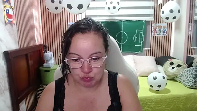 Snapshot of Sonialorens_ chatting on June 2026 09:46:01 PM Sonialorens online show from June 2026 09:46:01 PM