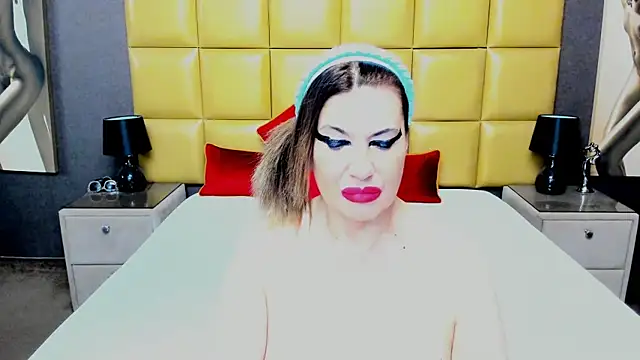 KiraLeila online show from May 2026 10:51:02 PM