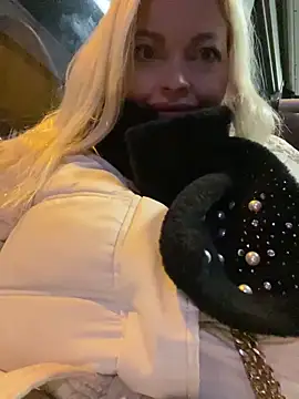 Snapshot of Lisavontease chatting on February 2025 05:37:01 PM Lisavontease online show from February 2025 05:37:01 PM