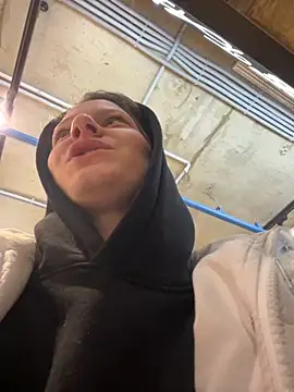 Snapshot of MaryHiggins chatting on November 2025 01:33:01 PM MaryHiggins online show from November 2025 01:33:01 PM