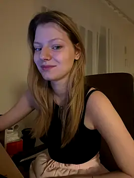 Snapshot of MaryHiggins chatting on November 2025 04:07:02 PM MaryHiggins online show from November 2025 04:07:02 PM