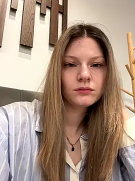 Snapshot of MaryHiggins chatting on December 2025 07:58:02 AM MaryHiggins online show from December 2025 07:58:02 AM