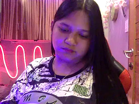 Snapshot of EmpressYna chatting on September 2025 03:26:02 PM EmpressYna online show from September 2025 03:26:02 PM