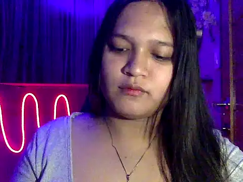 Snapshot of EmpressYna chatting on October 2025 04:18:01 PM EmpressYna online show from October 2025 04:18:01 PM