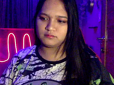 Snapshot of EmpressYna chatting on October 2025 09:42:02 PM EmpressYna online show from October 2025 09:42:02 PM