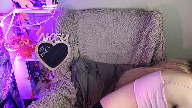 sarakaell online show from November 2025 01:26:02 AM