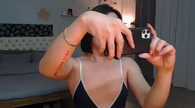 Snapshot of Sexysafarahh chatting on February 2025 03:18:02 AM Sexysafarahh online show from February 2025 03:18:02 AM