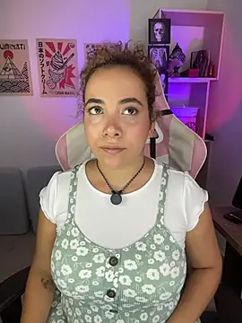Snapshot of Emma_Wish chatting on May 2026 04:14:01 PM Emma Wish online show from May 2026 04:14:01 PM