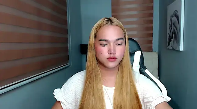 Snapshot of MoaningKylie chatting on February 2025 01:30:02 PM MoaningKylie online show from February 2025 01:30:02 PM