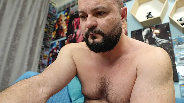 Snapshot of Muscle_Bear chatting on November 2025 04:33:02 AM Muscle Bear online show from November 2025 04:33:02 AM