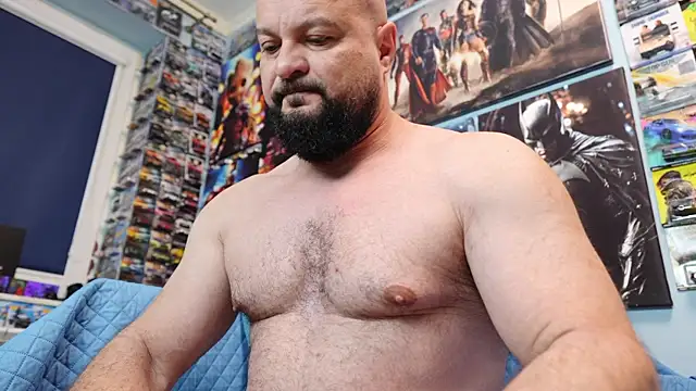 Snapshot of Muscle_Bear chatting on April 2026 04:45:02 AM Muscle Bear online show from April 2026 04:45:02 AM