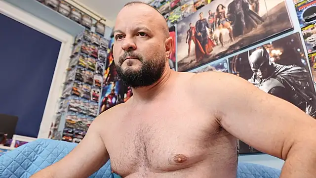 Snapshot of Muscle_Bear chatting on June 2026 06:04:02 AM Muscle Bear online show from June 2026 06:04:02 AM